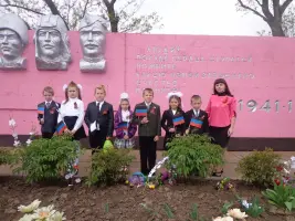 Братская могила воинам Великой Отечественной войны — село Карпово-Надеждинка