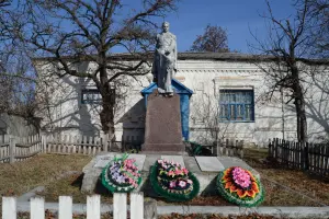 Монумент воинам, павшим при освобождении станицы Митякинской