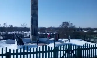 Памятник односельчанам