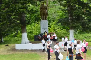 Братская могила. Обелиск герою-лётчику И. П. Германенко, фотография 3