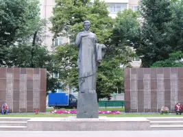 Монумент вечной славы погибшим сотрудникам 1-го ГПЗ в Великой Отечественной Войне, фотография 2