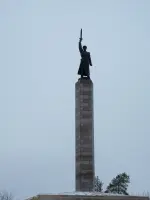 
        Воинам 10-й дивизии войск НКВД и милиционерам Сталинграда — защитникам города в 1942—1943 годах
      , Рабоче-Крестьянская улица