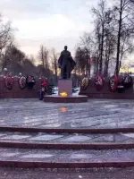 Мемориал Памятник Воину-Освободителю с Вечным огнём., Октябрьский проспект