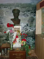 Мемориальная доска и музей Героя Советского Союза С.Д.Василисина, улица Завадского