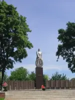 Памятник погибшим в годы ВОВ в парке им. Г.Д.Гая, Россия, Белгородская область, Корочанский район