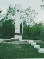 Монумент воинам-шахтерам, павшим в сражениях Великой Отечественной войны 1941−1945 гг., Приморский край, Надеждинский район, п.Тавричанка, центральная площадь