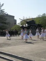 Танк Победы Т-34, Россия, Челябинская область, Коркинский район, поселок городского типа Первомайский, улица Мира
