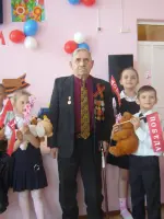 Мемориал "Родина-мать вручает оружие сыну", Россия, Томск, Кировский район