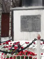 «Погибшим воинам села Куркино в годы Великой Отечественной войны»,  Россия, Москва, Северо-Западный Административный округ, Куркино, изгиб Куркинского шоссе, напротив дома 33.