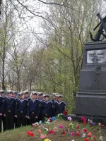 Памятник - мемориальный знак в честь ополченцев 264-го ОПАБа, Россия, Ленинградская область, Ломоносовский район, деревня Низино