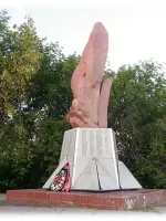 Обелиск павшим воинам Великой Отечественной Войны посёлка Орловка города Набережные Челны, Россия, Республика Татарстан, Набережные Челны, поселок Орловка, Садовая улица