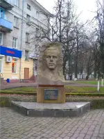 Памятник-бюст Герою Советского Союза Д. Н. Медведеву, Россия, Брянск, Бежицкий район, улица Медведева