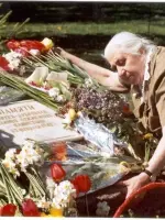 Камень-Холокост, Россия, Брянская область, Дубровский район, поселок Дубровка, улица Баранова
