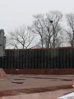 Монумент воинам-уссурийцам, павшим в сражениях Великой Отечественной войны 1941-1945 гг., Краснознамённая улица