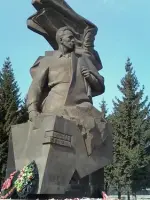 Памятник разведчику Николаю Кузнецову, Россия, Свердловская область, Екатеринбург, микрорайон Уралмаш, Фестивальная улица
