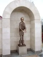 Мемориальный комплекс, посвященный Тане Савичевой и детям войны, Россия, Нижегородская область, Шатковский район, поселок Шатки, Песочная улица