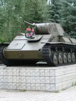 Памятники, посвящённые памяти о Великой Отечественной Войне — Танки Т-34-76 и Т-70, переулок Володарского