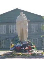 Памятник погибшим войнам, Советская улица