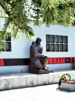 Мемориал воинам-химикам, погибшим в годы Великой Отечественной войны, Заводская улица