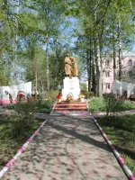Братская могила, Россия, Калужская область, Сухиничский район, поселок городского типа Середейский