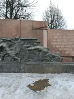 Памятный знак в честь освободителей Смоленска и Смоленской области от немецко-фашистских захватчиков, улица Дзержинского