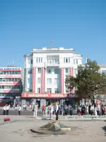 Сквер Танкистов, площадь Мира