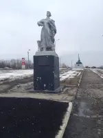 Памятник зенитчицам, Р-140