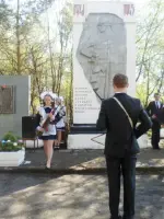 Стела воинам-освободителям в память о Великой Отечественной войне, о земляках, не вернувшихся с полей сражений, улица Ленина