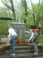Памятник работникам завода "Москожкомбинат", Краснобогатырская улица