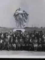 Памятник Воинам-землякам, п. Майский, Кваркенского района, Оренбургской области, ул. Школьная, д. 17, Россия, Оренбургская область, Кваркенский район, поселок Майский