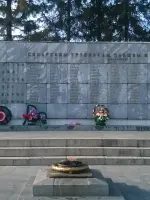 Обелиск Синарским трубникам, Россия, Свердловская область, Каменск-Уральский, поселок Трубный, улица Олега Кошевого