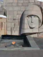 Монумент «Скорбящая Родина-Мать», площадь Славы