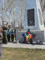Обелиск Славы в с. Лохово, Октябрьская улица