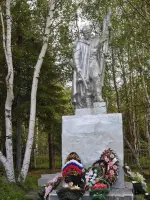 Памятник лётчикам, 1952 год, Привокзальное шоссе