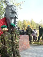 Памятник в память о павших воинах в деревне Кузьминское, Россия, Тверская область, Калининский район, село Эммаус