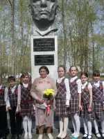 Памятник Герою Советского Союза В.П.Горячеву, Россия, Омск, улица Энтузиастов, 47
