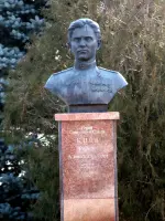 Алея Героев, аллея героев и памятник в честь 50-летия Победы в Великой отечественной войне