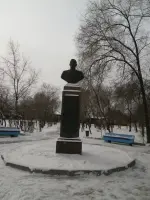 Бюст дважды Герою Советского Союза Кретову С.И., улица Ленина