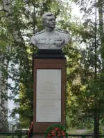 Бронзовый бюст героя в с. Егорьевка Курской области Мыльникова Григория Михайловича, Россия, Курская область, Касторенский район