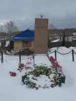Памятник погибшим землякам, Центральная улица