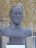 Памятник Герою Советского Союза Дмитрию Михайловичу Карбышеву, бульвар Пионеров