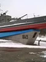 Бронекатер на набережной реки Амур в городе Благовещенске, Краснофлотская улица