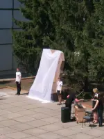 Мемориальный комплекс во дворе МБУ школы № 1 имени Виктора Носова, улица Мира