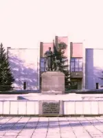Мемориал Вострикову Т. И., улица Шатохина