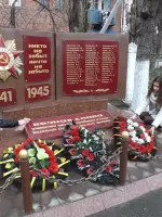 Памятники учителям и учащимся школы, погибших на полях сражений, Железнодорожная улица