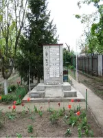 Братская могила воинов 10-й гвардейской стрелковой бригады, Комсомольская улица