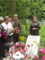 Памятная знак на могиле неизвестных летчиков около д. Афанасово, Россия, Ивановская область, Лежневский район, деревня Афанасово