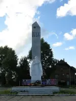Обелиск воинам-землякам, павшим в годы Великой Отечественной войны (1941-1945), Россия, Архангельская область, Няндома, Первомайская улица