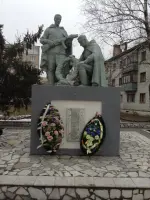 Братская могила 46 советских воинов, Могила Героя Советского Союза Маслова М.Д., Россия, Белгородская область, Шебекино, улица Шумилова, 18