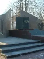 Памятник первопроходцам КМА, павшим на фронтах Великой Отечественной войны, улица Белинского